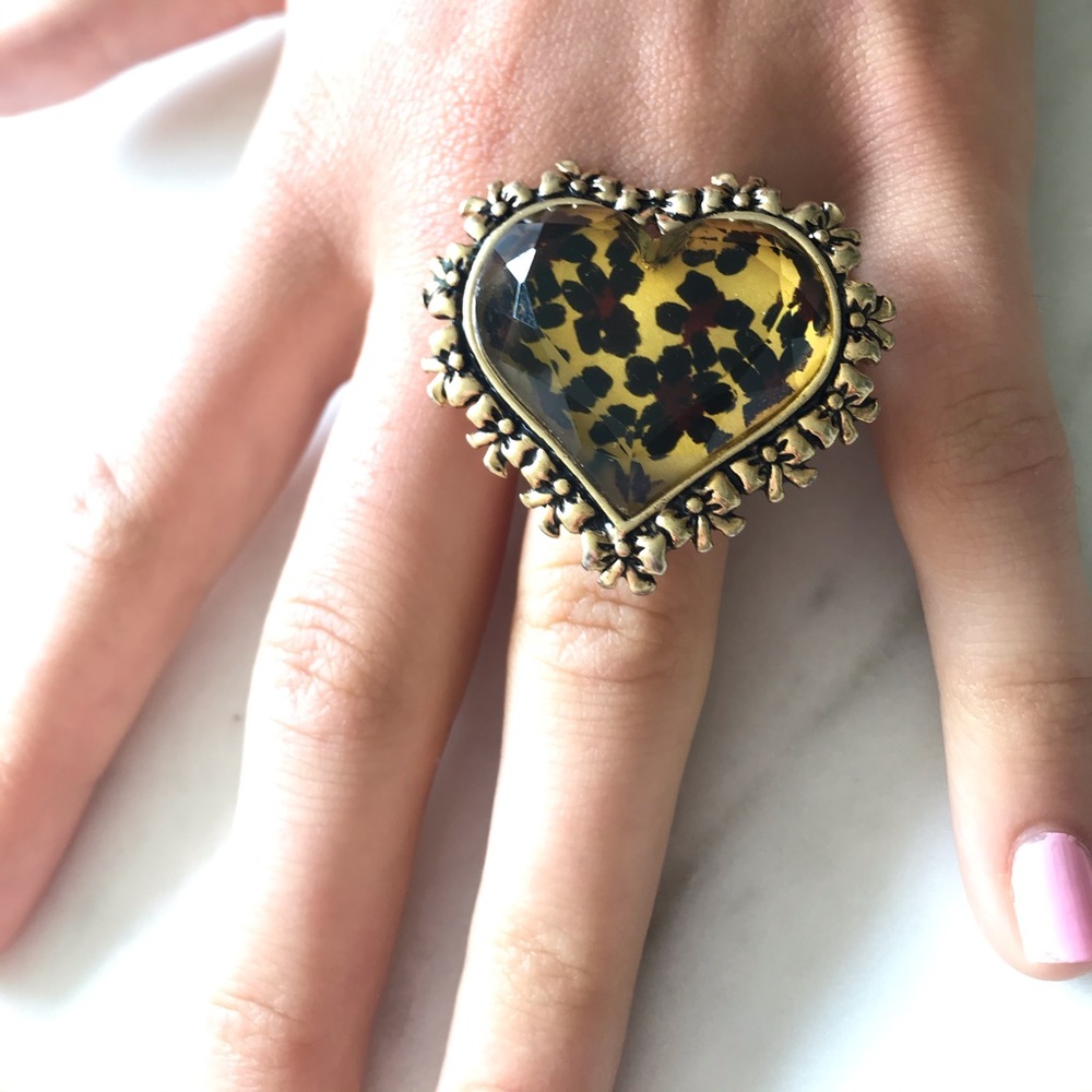 Betsey Johnson Big heart stone cocktail ring